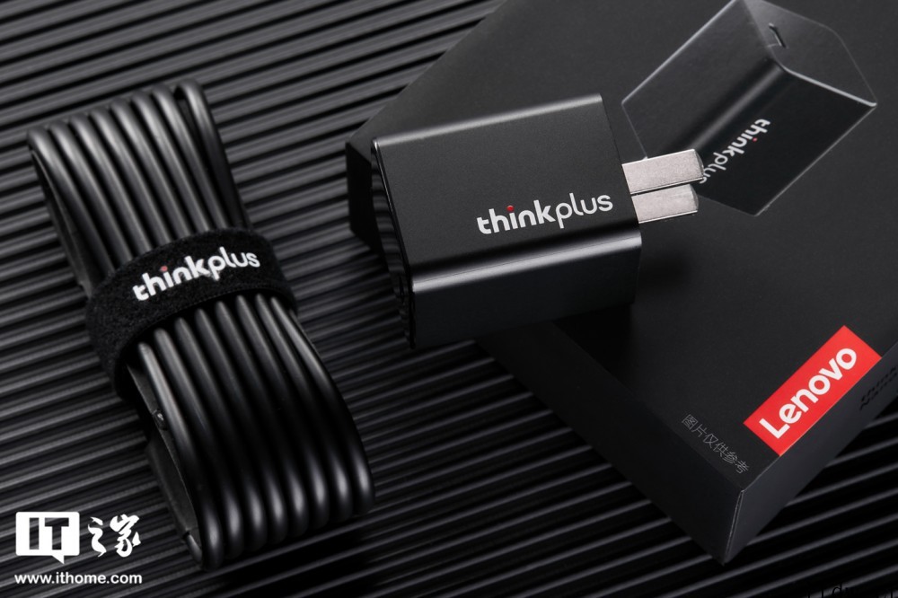 【IT之家开箱】 thinkplus 口红电源 Nano 6