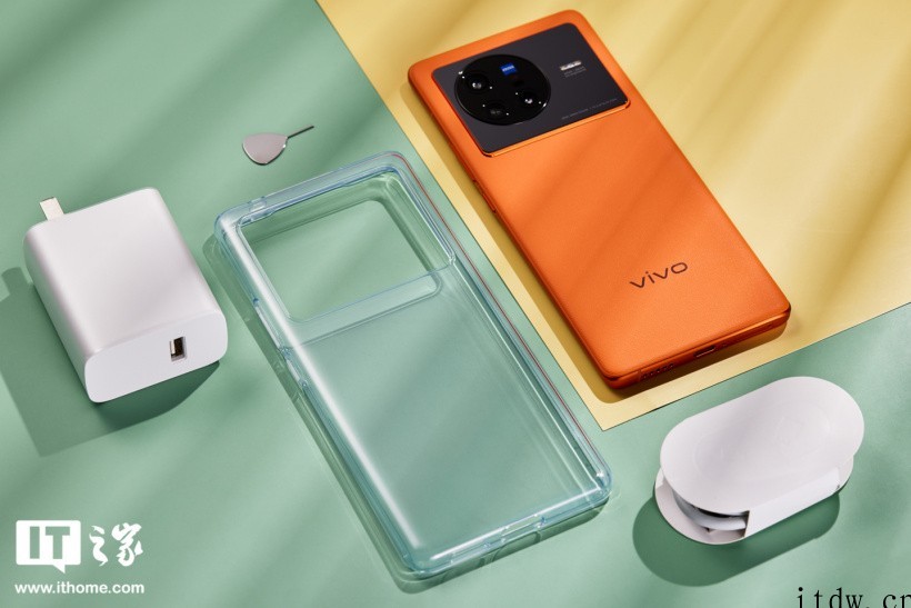 【IT之家开箱】vivo X80 图赏:搭载三星 E5 超感