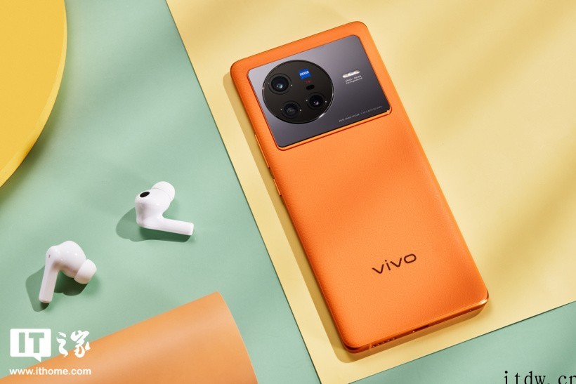 【IT之家开箱】vivo X80 图赏:搭载三星 E5 超感