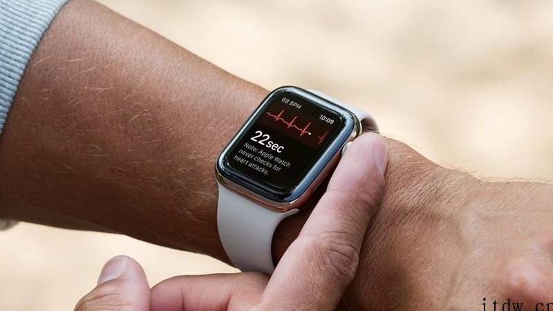 研究人员使用 AI 和苹果 Apple Watch 心电图检