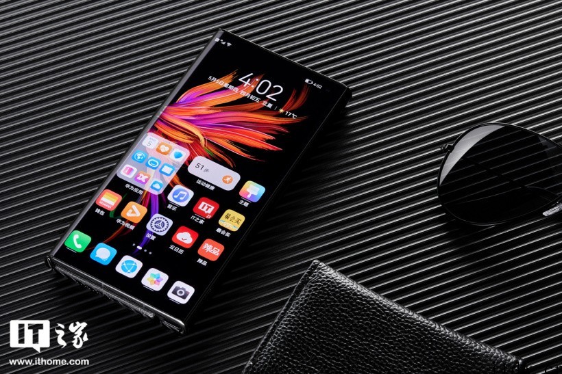 【IT之家开箱】华为 Mate Xs 2 旗舰折叠屏手机图赏
