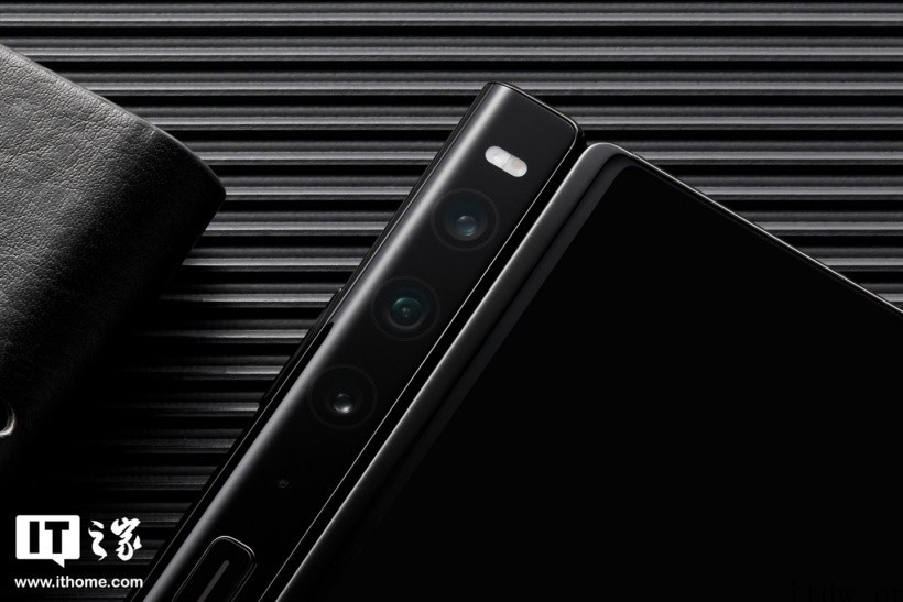 【IT之家开箱】华为 Mate Xs 2 旗舰折叠屏手机图赏