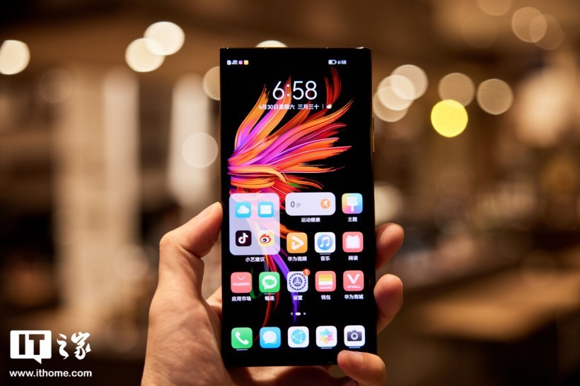 【IT之家开箱】华为 Mate Xs 2 旗舰折叠屏手机图赏