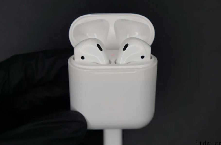 脑洞大开:工程师将苹果iPhone Lightning 接口
