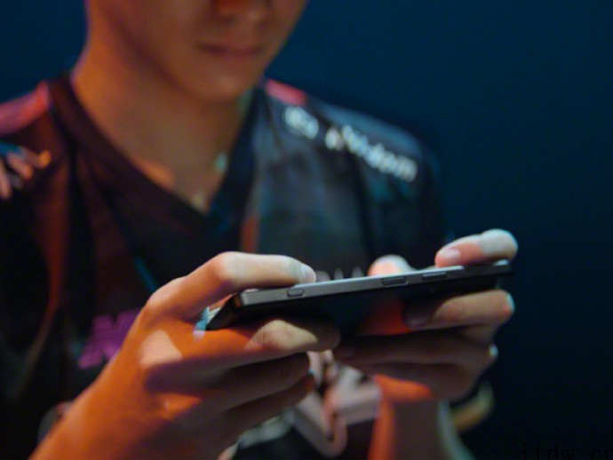 索尼 Xperia 1 IV 旗舰新机发布:搭载骁龙 8,支