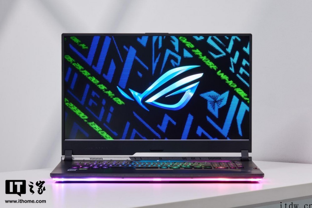 【IT之家开箱】ROG 枪神 6 Plus 超竞版图赏:隐形