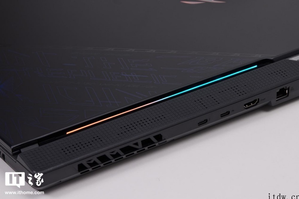 【IT之家开箱】ROG 枪神 6 Plus 超竞版图赏:隐形