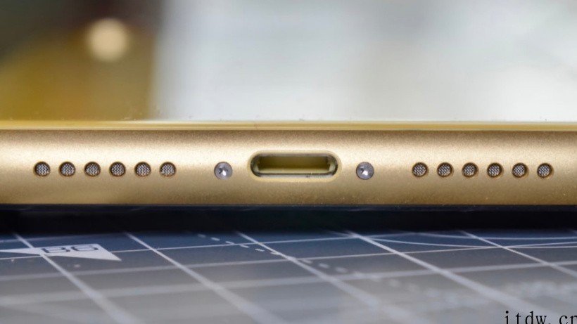 欧盟新法案立天功:曝苹果正测试 USB