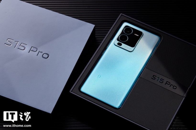 【IT之家开箱】vivo S15 Pro 图赏:双镜云窗设计