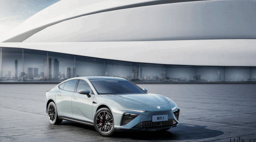 哪咤 S 更多细节曝光:有增程、纯电两种版本,将于 6 月开