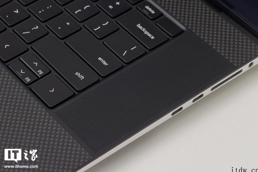 DELL XPS17 9710 评测:NVIDIA Stud