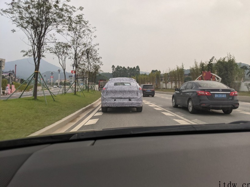 小鹏全新SUV谍照曝光:代号“F30”,有望明年发布