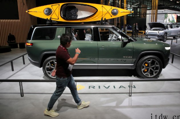 “特斯拉杀手”又鸽了:Rivian 再次推迟交付最新电动 S