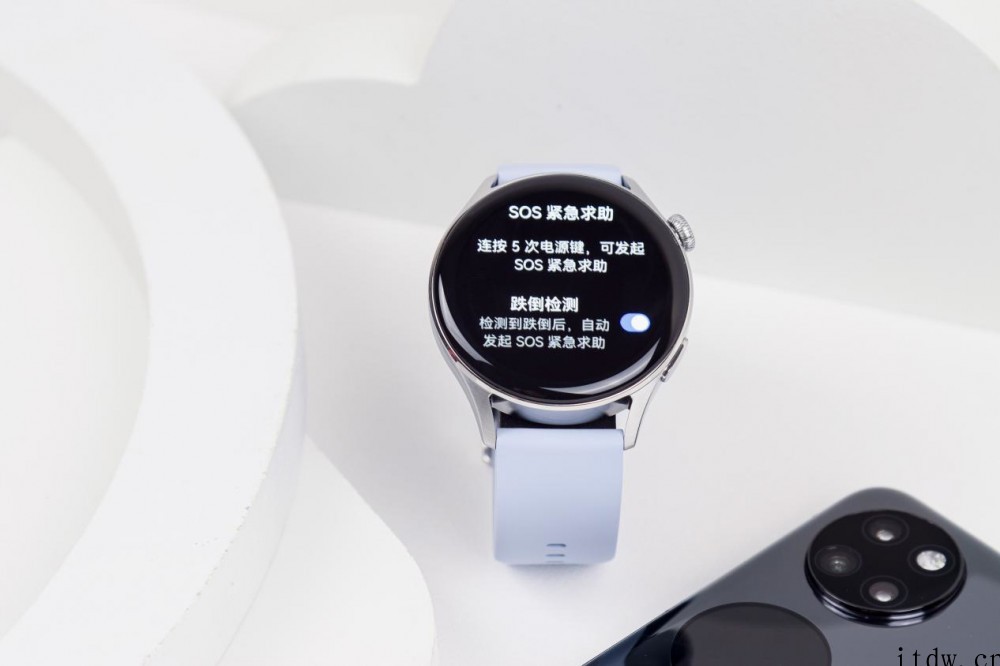父亲节不知道送什么?看看这些“适老化”的华为智能穿戴产品