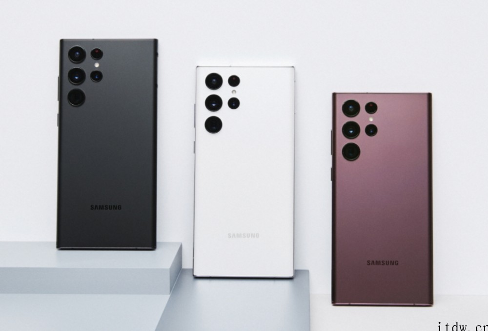 消息称三星 Galaxy S23 依然无缘屏下摄像头,S23