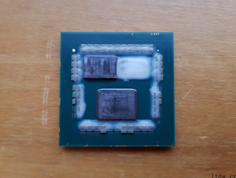 玩家成功开盖 AMD 锐龙 7 5800X3D 处理器,实测