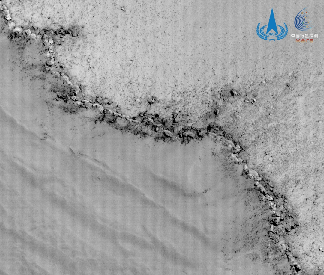 天问一号完成既定科学探测任务,近期拍摄火星影像公布