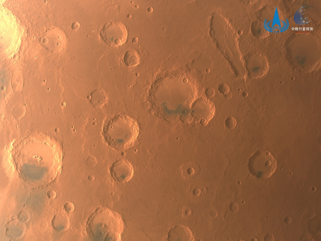 天问一号完成既定科学探测任务,近期拍摄火星影像公布