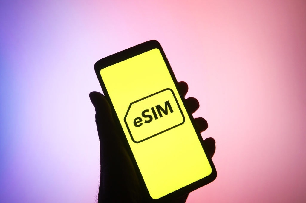 苹果 iPhone 14 系列或提供仅支持 eSIM 的版本