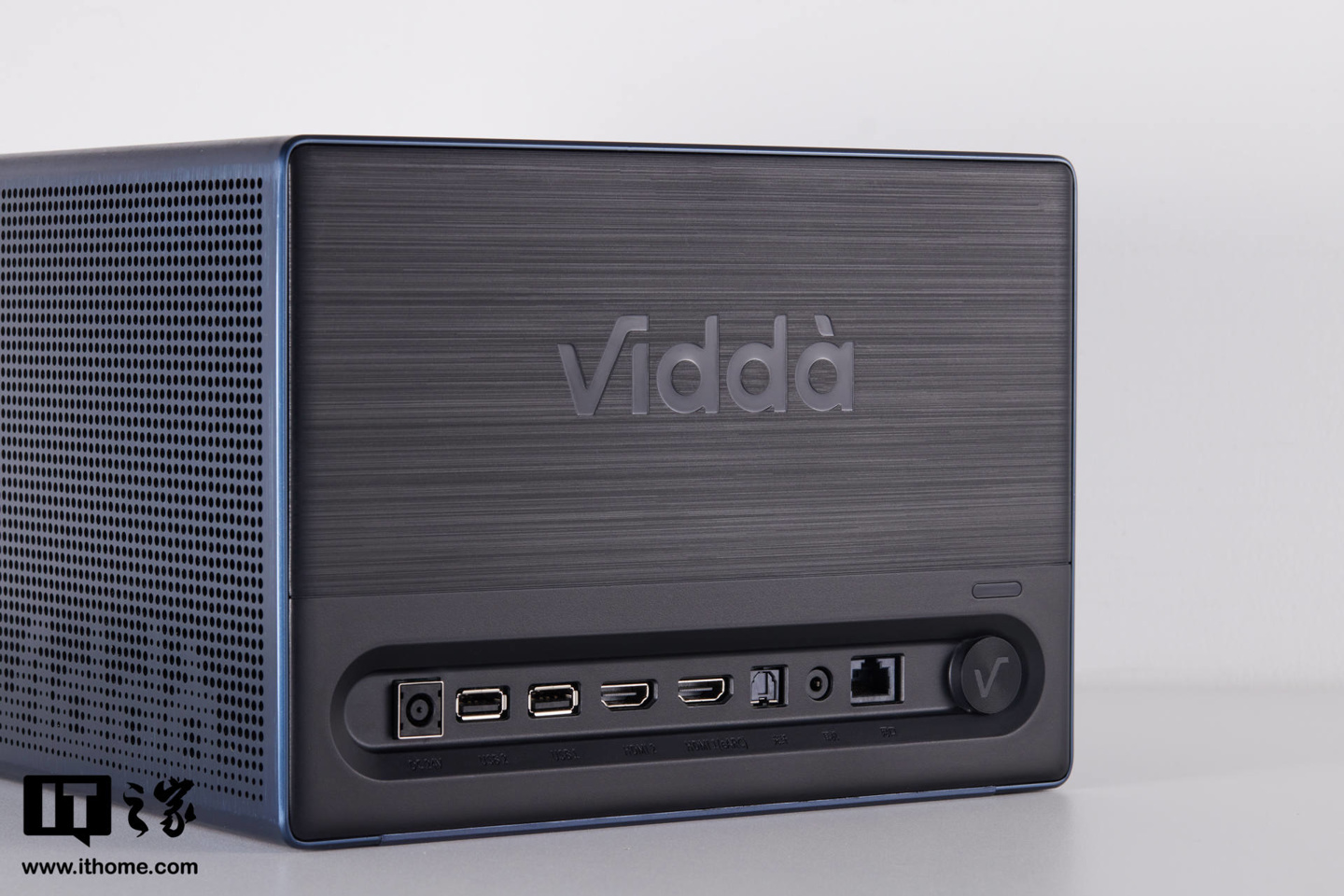 【IT之家开箱】Vidda 4K 全色激光投影 C1 图赏: