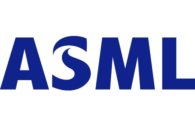 光刻机巨头 ASML:二季度实现净销售额 54 亿欧元,毛利