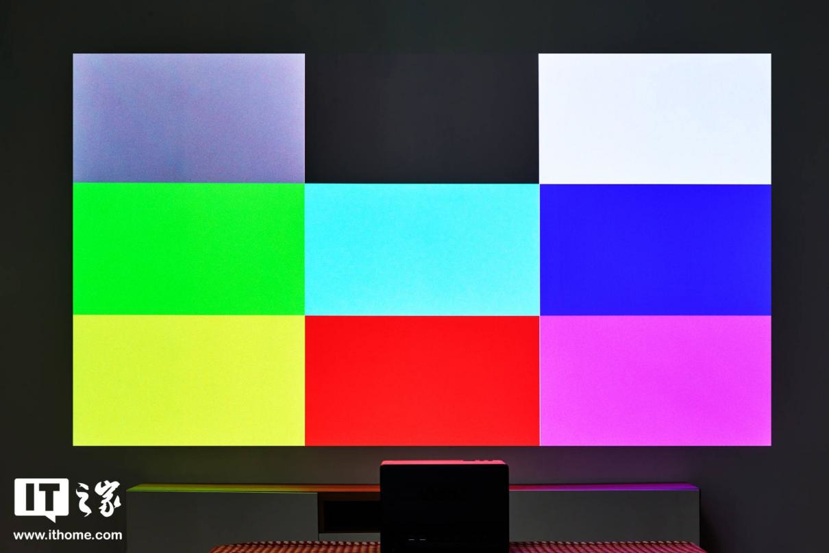 【IT之家评测室】Vidda 4K 全色激光投影 C1 评测