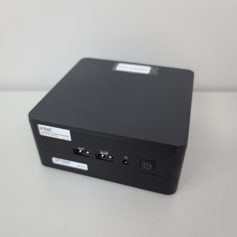 英特尔 NUC 12 Pro 迷你主机实物曝光:高矮两款,搭