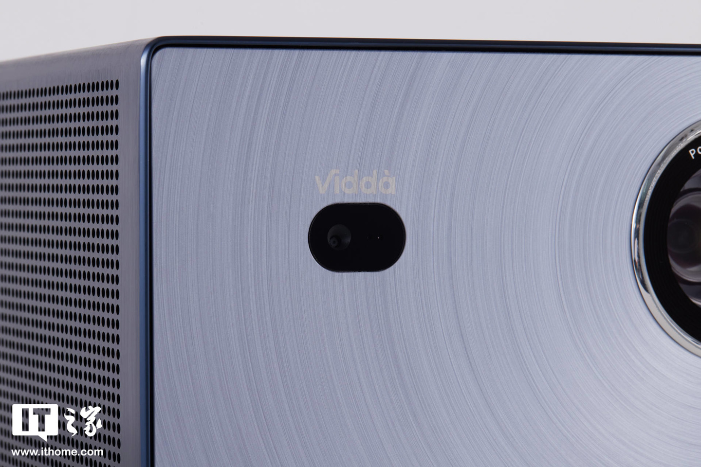 【IT之家开箱】Vidda 4K 全色激光投影 C1 图赏: