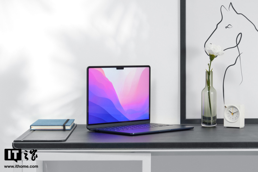 【IT之家开箱】苹果 M2 MacBook Air 午夜色图