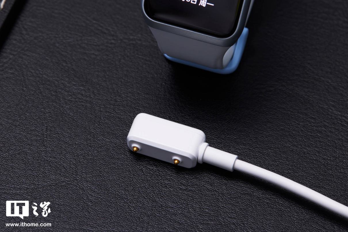 【IT之家开箱】 OPPO 手环 2 晴云蓝图赏:超清全面大