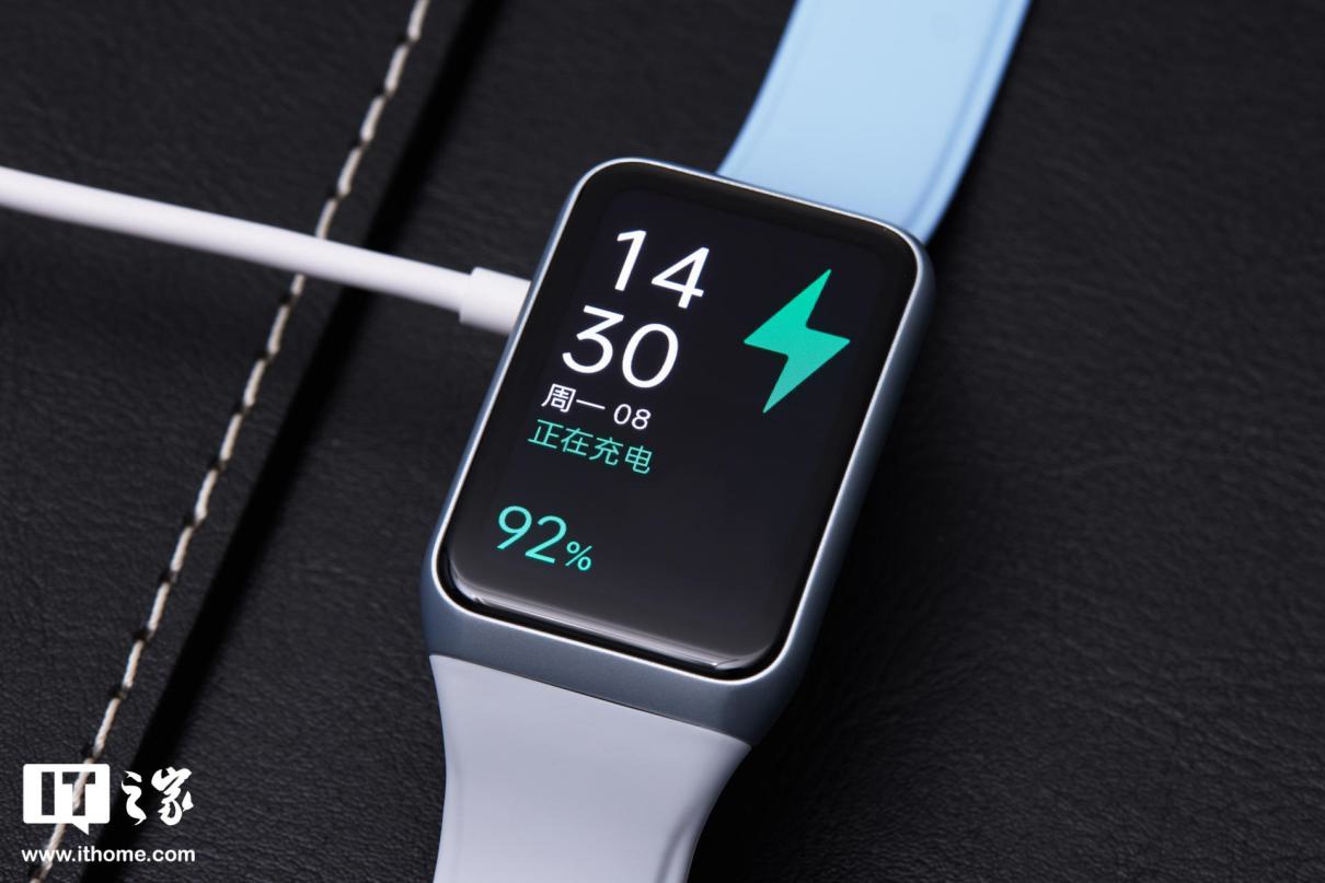【IT之家开箱】 OPPO 手环 2 晴云蓝图赏:超清全面大