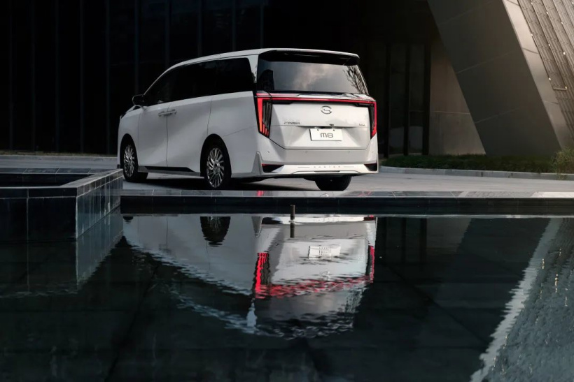 广汽公布新一代 M8 豪华 MPV:搭载 HEV 和 PHE