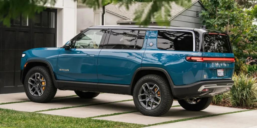 Rivian R1S 电动 SUV 开始交付