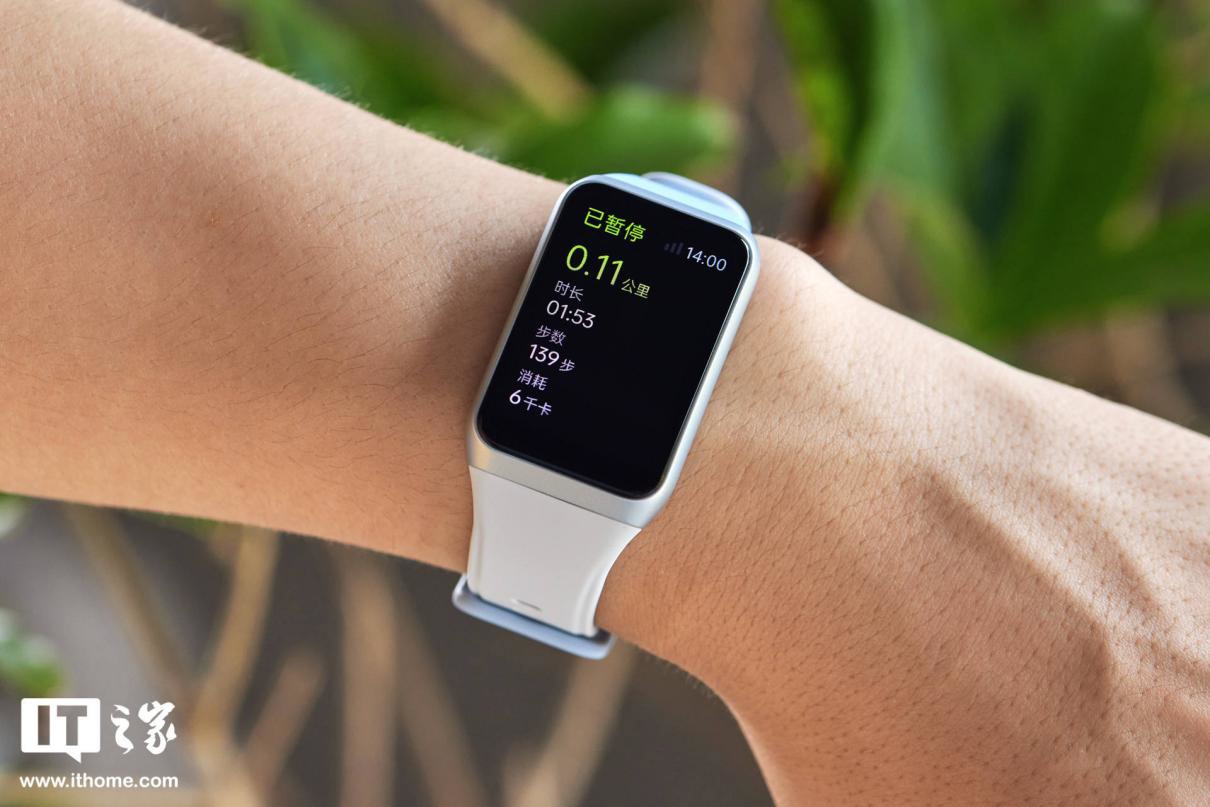 【IT之家开箱】 OPPO 手环 2 晴云蓝图赏:超清全面大