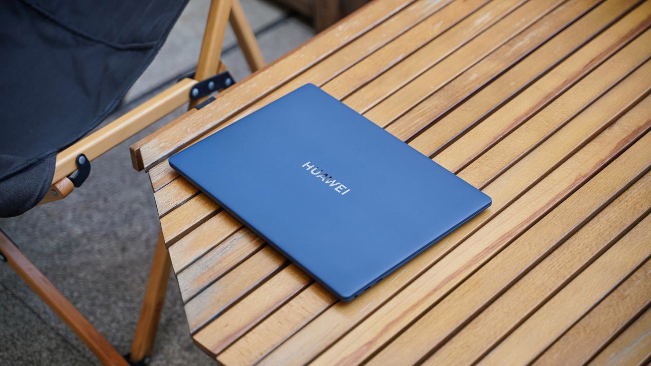 全新华为 MateBook X Pro 美学工艺多深刻?全在