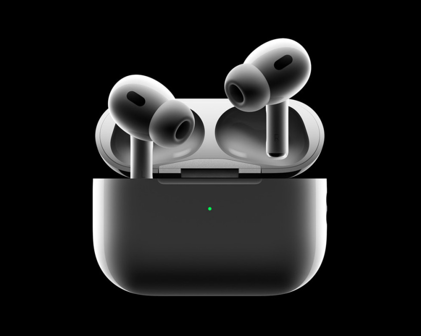 苹果 AirPods Pro 2 无线耳机和 Apple W