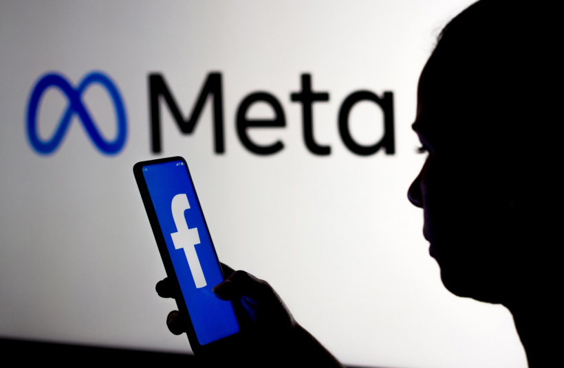 Facebook 母公司 Meta 上班要先预定办公桌抢位置