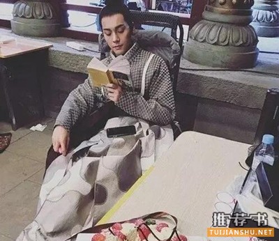 陈伟霆喜欢看哪些书?陈伟霆的书单:原来是个爱学习的boy