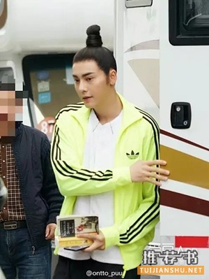 陈伟霆喜欢看哪些书?陈伟霆的书单:原来是个爱学习的boy