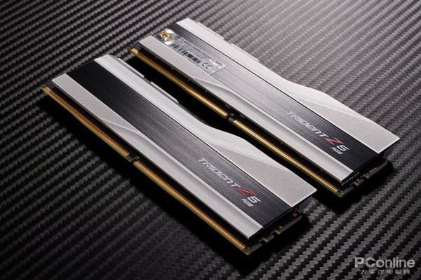 激发DDR5内存潜能!芝奇DDR5-6800幻锋戟RGB内存上手