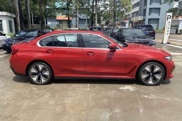 34.99万起的电动3系值吗?体验宝马i3