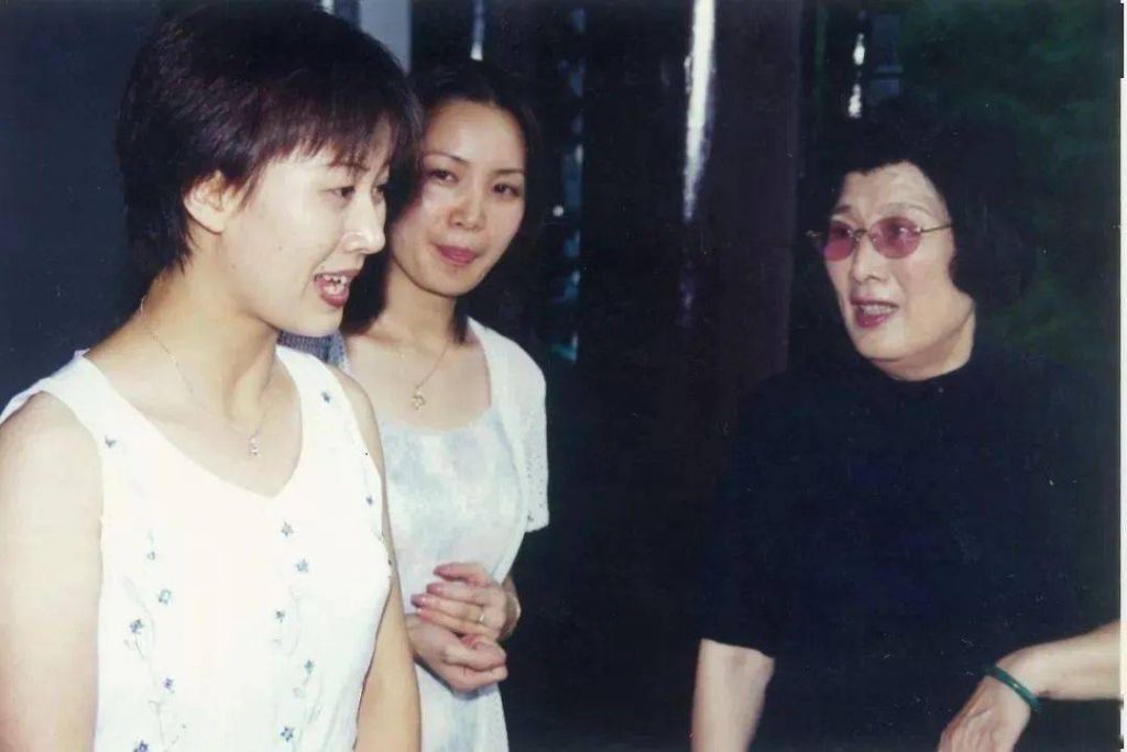 秀文在哪里(雾都秀文扮演者)