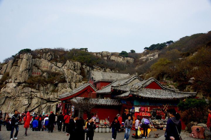 泰山大门在哪(泰山科技学院大门)