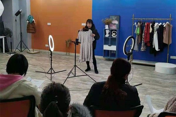 快手电商培训班在哪里学(快手电商销售额在哪里查看)