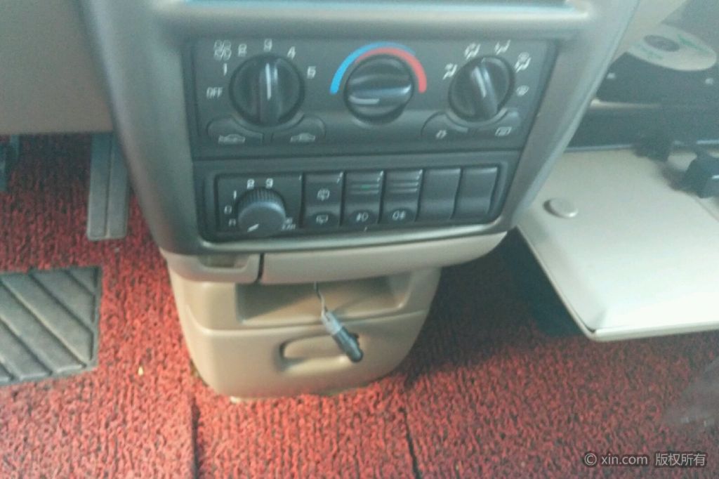 别克jl8空调格在哪(别克gl8空调怎么打开)