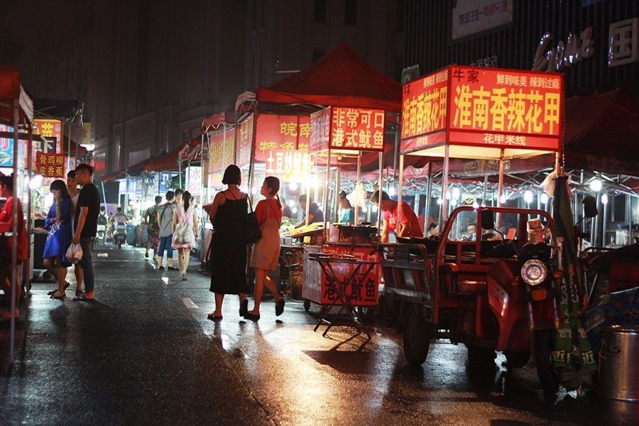 郑州的夜市小吃街在哪里(乌鲁木齐夜市和小吃街在哪里)