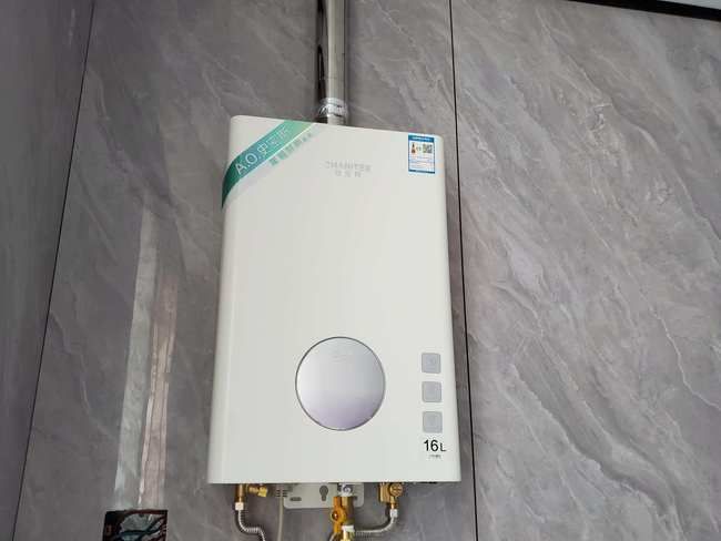 史密斯热水器开关在哪(史密斯热水器开关面板没反应)