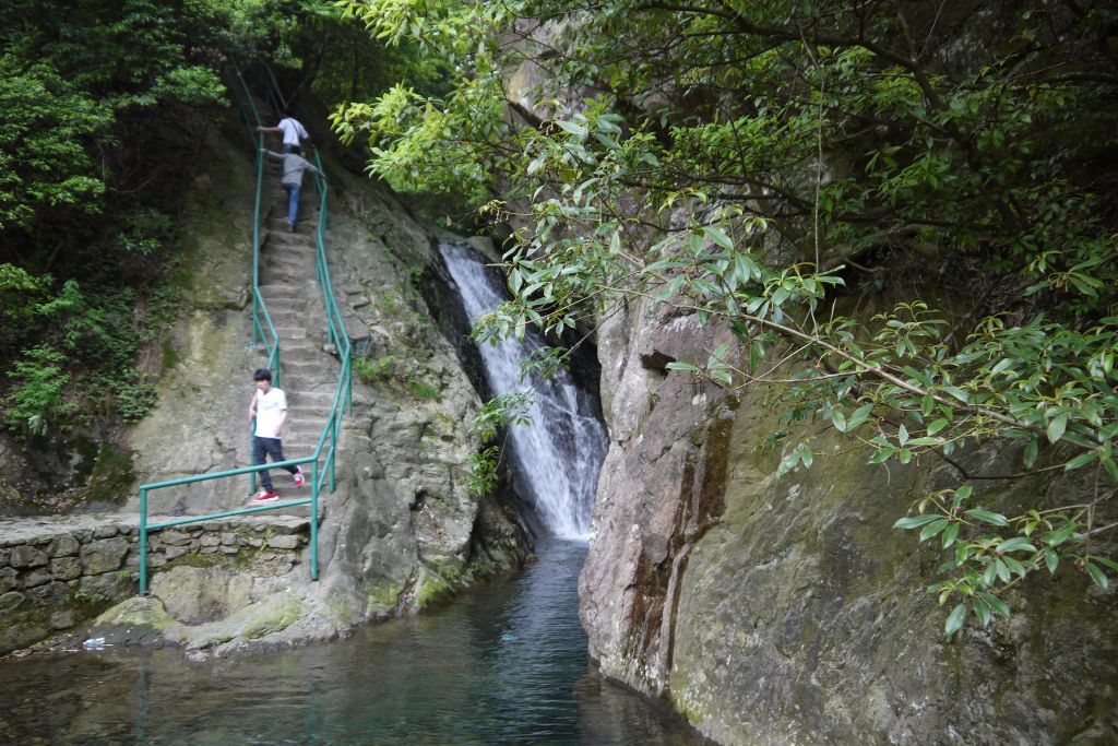 宁波五龙潭在哪里(五龙潭景区票面多少钱)