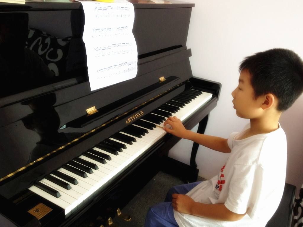 学钢琴在哪学(幼儿学钢琴最初学什么)