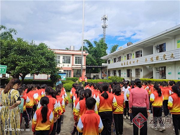 龙陵红灯区在哪里(保山龙陵哪里有好玩的地方)